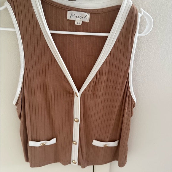 Mauve Tan Ribbed V-Neck Blouse with White Trim - Picture 1 of 2